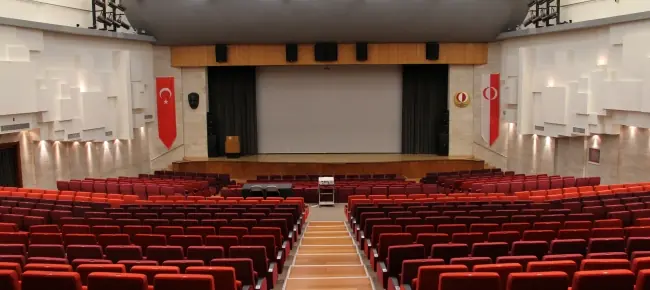 Kemal Kurdaş Salonu